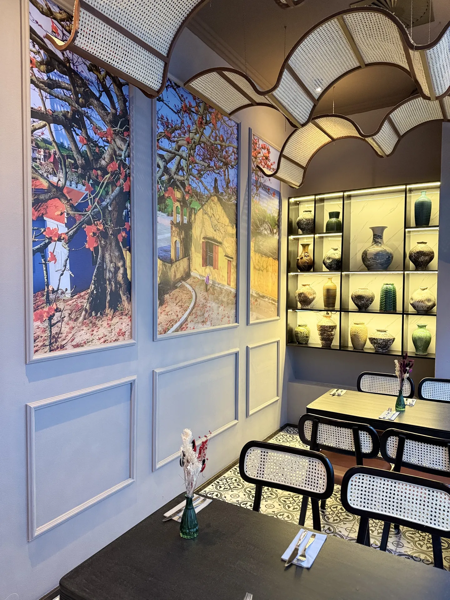 Alcove with porcelain display